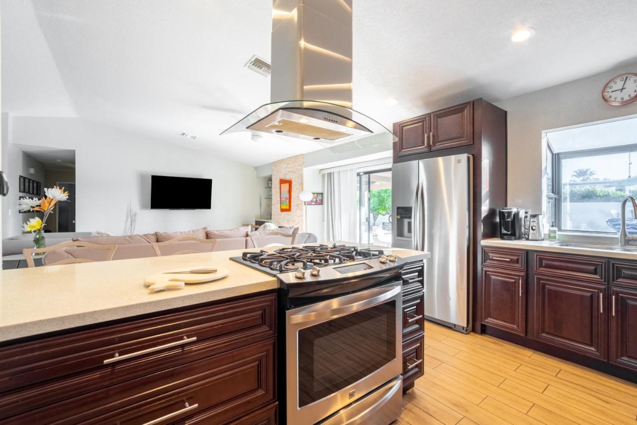 Beautiful Palm Springs Home Large Private Yard المظهر الخارجي الصورة