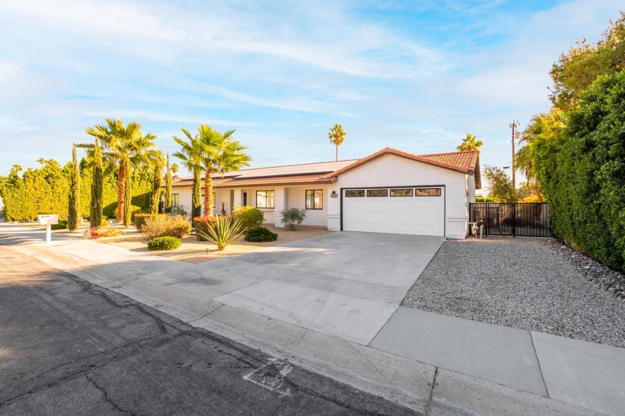 Beautiful Palm Springs Home Large Private Yard المظهر الخارجي الصورة